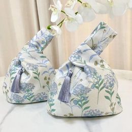 Totes 3Colors Tassel Wrist Bag Chinese Style Pendant Embroidery Hanfu Handbag Cheongsam Accessories Imitation Silk Gift Pouch