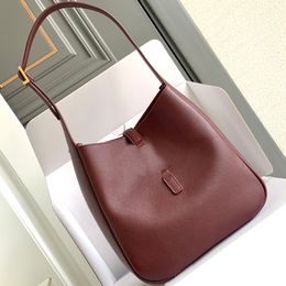 9A Designer Leather Bag Smooth and Luxurious Vintage Underarm Bag - Simple yet Sophisticated Design with Ample Capacity Perfect for Women's Everyday Tote