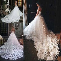 Nya klänningar 3D -fjärilar med Applique 2021 Sweetheart Halsbindning Zip Back Chapel Train Wedding Bridal Gown Vestido de Novia