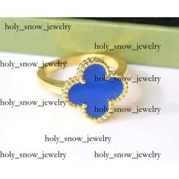 Vanclef Bracelet Designer Jewellery Classic Vanclef Necklace Engagement Ring Fashion Shell Mother Shell Clover Ring High Quality Non Fading Ring Luxury Jewellery 3884