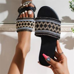 Slippers Luxury Fashion Single Band Minimalist Slides Plain Women Outdoor Flat Sandals 2024 Summer Sandy Beach Open Toe Shoe