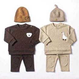 Clothing Sets Baby Boy Clothes Set 2pcs Organic Cotton Patch Goose Sweatshirts Tops+Pants Children Kids Outfits Toddler Baby Girl Clothes SetsL2405