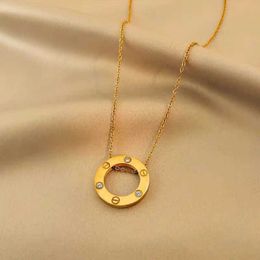 New classic design necklaces with diamond inlay and luxury new style collarbone necklace with cart original necklace