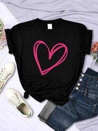 Women's T-Shirt Plus size pink heart-shaped printed womens T-shirt Personalised casual T-shirt full math short sleeved creative O-neck womens topL2405