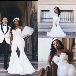 2021 Designer With Dresses Jumpsuit Detachable Sleeves Lace Applique Sweetheart Neckline African Plus Size Wedding Gown Vestido