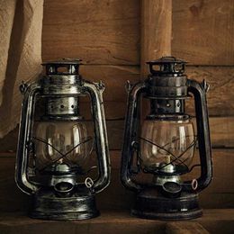 Decorative Objects Figurines Retro Iron Kerosene Lamp with Vintage Photography Props Home Decoration for Coffee Shop Figurines Miniatures Kerosene Lamp T240505