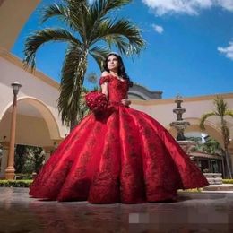 Quinceanera Kleid elegante Ballkleider rot 2019 aus der Schulterspitze Applika Satin Satin Sweet 16 Geburtstagsfeier Kleid Mitte gemacht