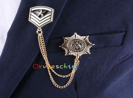 2020 designer brooch European and American sunflower brooch star skull badge brooch pin navy suit romantic Su chain jewelry4453192