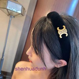 Factory Outlet wholesale Triumphal Arch Velvet Headband High Head Top Display Face Small Temperament French Simple Hair Accessories Clip