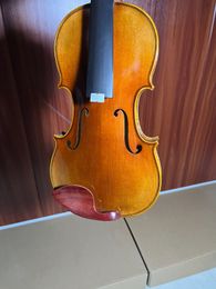 4/4 Propro di violino fatto a mano per riprodurre un top di abete rosso in acero di qualità chiara.