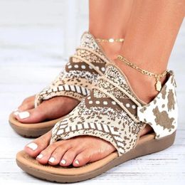 Sandals Ladies Summer Casual Retro Woven Mesh Surface Clip Toe Flat Bottom Outer Wear Lightweight Large Size Rome Shoes