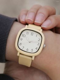 Wristwatches Women's Silicone Quartz Watch Edition