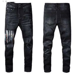 Demin Letters Sprühfarbe Amiirii Cotton Black Purple Street Jeans farbenfrohe Herren lässige Hosen Mode Jugend Jean eng 2024 Ryjf