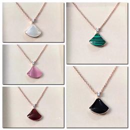 New Clover Necklace Women's Necklace High Quality Single Flower Mother Shell Pendant Necklace Stainless Steel Rose Designer Necklace Gift