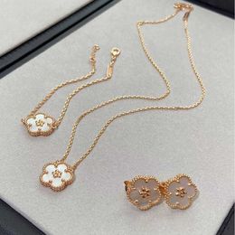 Hot 925 Sterling Silver Van Plum Blossom Colar Brincheless Brincos com 18k Branco Fritillaria Fritillaria Precision