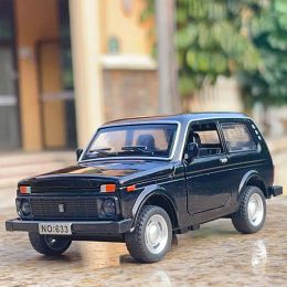 Cars 1:32 LADA NIVA Classic Car Alloy Car Diecasts & Toy Vehicles Metal Toy Car Model High Simulation Collection Childrens Toy Gift