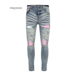 Lila jean amiiris designer jeans mens mode high street ljus blå mager perforerade rosa lapp mens hip hop denim byxor 0nsq