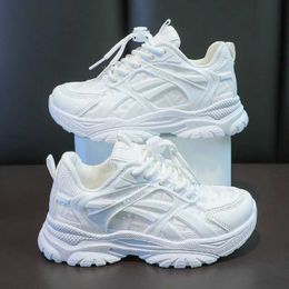 Sneakers Childrens casual shoes childrens sports suitable for boys and girls pure white mesh breathable running Tenis short chubby Q240506