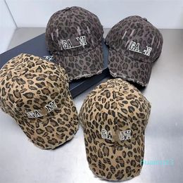 Fashion Designer Leopard Print Hole Baseball Cap Men and Women with Same Casual Versatile Suitable for All Seasons of the Year