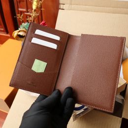 Original Quality PASSPORT COVER Classical style Wallets For Men Daily Package Card Holder Designer Cards Cover Casual Change Purse 6450 289B