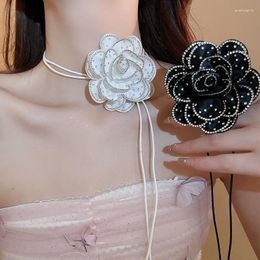 Choker 2024 Korean Summer Black White Crystal Cloth Big Flower Necklace For Women Holiday Accessories Collares