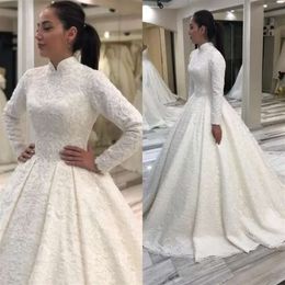 Szyja ślub Wspaniałe muzułmańskie sukienki wysokie sukienki Bridal Ball z długimi rękawami cekiny koronki applique zamiatanie pociągu