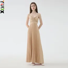 Casual Dresses Miyake Light Luxury French Backless Fashion Temperament Evening Halter Women Banquet Pleated Women's 2024 Summer