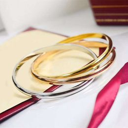 Klassiska varumärkessmycken Sterling Sier Three Ring Armband Women's Fashion Temperament Exquisite Party Par Gift