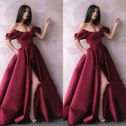 Vestidos Prom 2021 Off Bury the ombro Satin Slit Slit Buffles comprimento do piso personalizado feito noturno festas de celebridade vestido vestido de noche