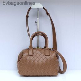 Vintage Designer Bags for Bottgs's Vents's New Handwoven Bowling Bag Mini Cloud Bag Genuine Leather Crossbody Handbag with Original Logo