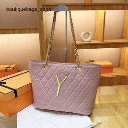 Luxury Handbag Designer Crossbody Shoulder Bag Large Capacity Womens Small Fragrant Commuting Leisure Diamond Trendy High-end