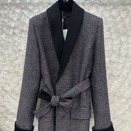 Designer women's jacket Early Spring New Celebrity Style Deep V-neck Mid length Fashion Versatile Woollen Suit Coat