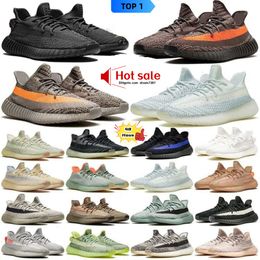 Classic Mens V2 Sneakers Womens Designer shoes Non-slip Reflective White Black Grey Green Running Shoes Breathable Flat Walking Lace-up Plate-forme Outdoor Sport