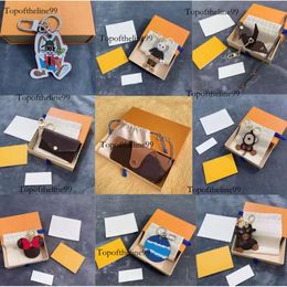 20style Fashion Brand Desinger Car Keychain Bag Pendant Charm Jewellery Keyring Holder Men Women PU Leather Metal Key Chain Accessories Without Box Original edition