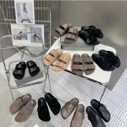 Hausschuhe Designerin Mules Pantoffeln Paris Fashion Sonntag Männer Frauen Pantoffeln Luxus Kalbsleder Wildleder Leder Anti -Slip -Wea -Stellung