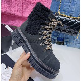 Channeles layer Boots Designer Shoes 2023 new first cowhide high top shoes tied round head thick sole fashion shoes tide Martin boots European station FX9L