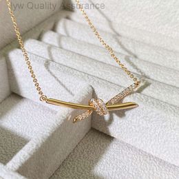 Designer Tiffanybead Jewellery t Familys New V-gold Knot Knot Cross Necklace Series Knot with Diamond Knot 18k Rose Gold Lock Bone Neckchain