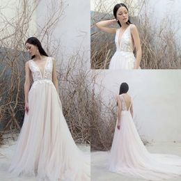 الدانتيل الرقبة عاريات V V Deep Dresses Line Sweep Train Beach Wedding Dress Defiteds Elegant Vestidos de Novia ppliques estidos