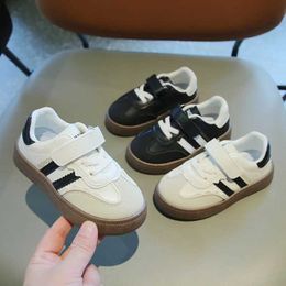 Sneakers Childrens Sports Shoes 2024 Spring Boys Sports Shoes Casual Board Shoes Girls Little White Shoes Soft Sole Baby Shoes Q240506