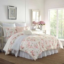 Luxurious King Comforter Set with Matching Shams in Wisteria Pink - Stylish Home Decor for All Seasons - Soft and Cozy Bedding Set for King Size Beds