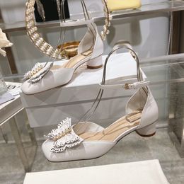 Tacchi alla caviglia designer per donne eleganti scarpe da sposa a farfalla cristallina mulo di lusso classico tacchi ad alto blocco scarpe da abbigliamento