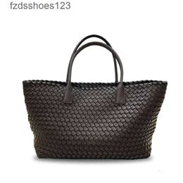 Underarm Handheld Woven Luxury Cowhide Lady Ha Bag New Bottegaas Bags Holder Large Tote Venetas Cabat Basket 2024 Female Capacity Women Extra Totes F638