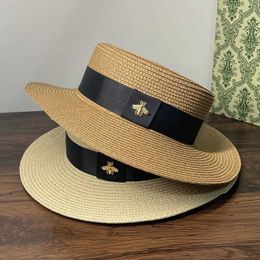 Wide Brim Hats Bucket Hats French vintage metal bee flat top hat suitable for womens summer beach sun hat fashionable Panam travel handmade knit Str hat La J240506