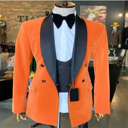 Formell två stiliga orange styckdräkter Design Double Breasted Customized Fit Men Coat Högkvalitativ Patry Coat +Vest +Vest