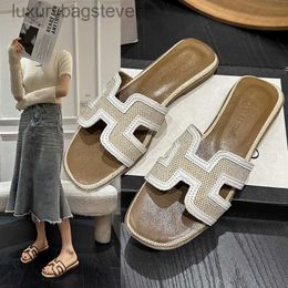 Fashion Original h Designer Slippers Flat Bottomed Slippers 2024 New Korean Version Color Blocking Line Outdoor Vacation Beach Sandals with 1:1 Brand Logo