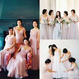 Tyllklänningar brudtärna billiga 2020 cap ärmar veck golvlängd älskling halsringning plus storlek piga av hedersklänning country bröllop fest