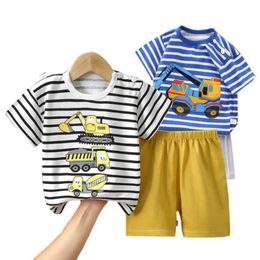 Kleidungsstücke 100% weiche Baumwollstreifen Kurzschlämte T-Shirt+Shorts 2-teilige Sommer-Jungen-Cartoon-Auto Pyjama Casual Clothet Anzug 0-6 Jahr2405