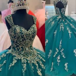 Quinceanera Dresses Gorgeoues Hunter Green Lace Applique Straps Crystals Beaded Sweep Train Tulle Tulle Custom Made Sweet 16 미인 대회 생일 파티 볼 가운 멍청이