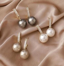 Dangle Chandelier Fashion Bohemian Golden Round Pearl Korean White Crystal Drop Earrings For WomenWedding Jewellery Gift8820757