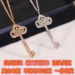 Luxury Tiifeniy Designer Pendant Halsband Seiko High Edition Original Reproduktion 925 Sterling Silver Key Iris Full Diamond 18K Rose Gold Necklace